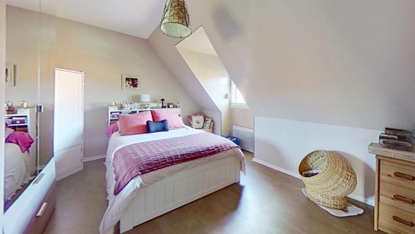 Maison semi-individuelle 3 chambres, un garage