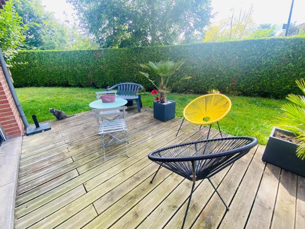 Maison semi-individuelle 3 chambres, un garage