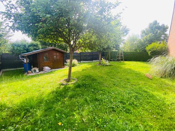 Maison semi-individuelle 3 chambres, un garage