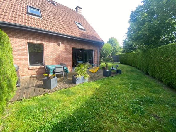 Maison semi-individuelle 3 chambres, un garage