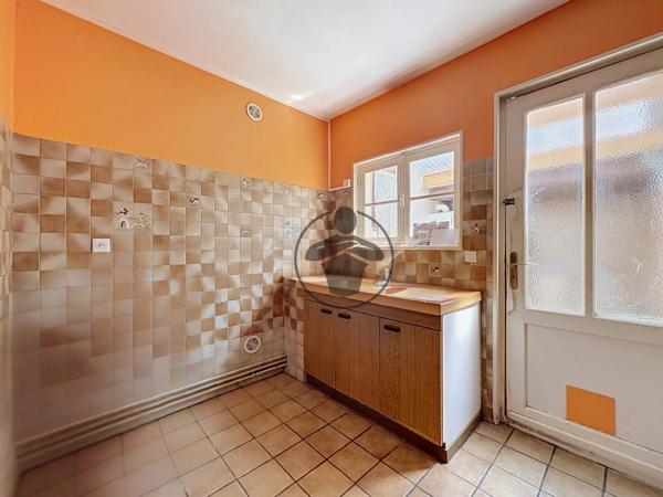 Location                                                      Maison
                        
                     4 pièces                      94 m2                     à Saint-Quentin