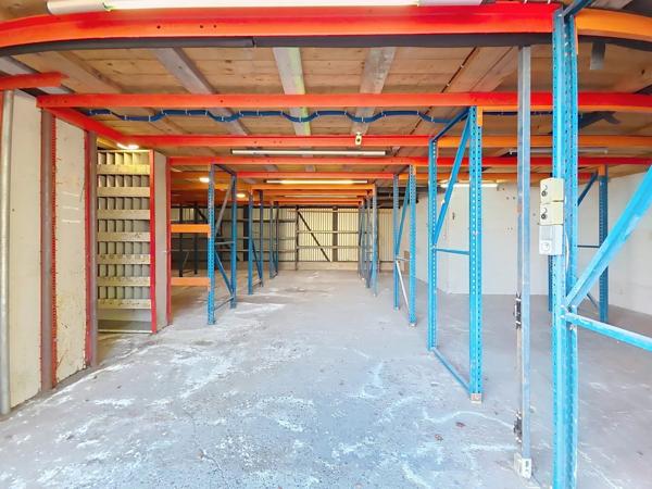 Location                                                      Bureau
                        
                     10 pièces                      257 m2                     à Saint-Quentin