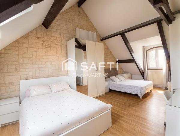 Au calme, traversante et lumineuse