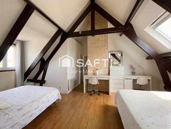 Au calme, traversante et lumineuse