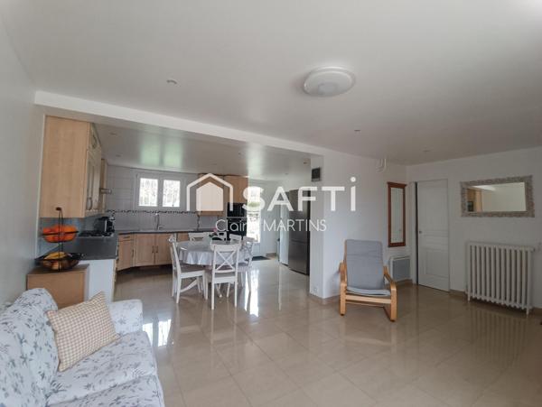 Au calme, traversante et lumineuse