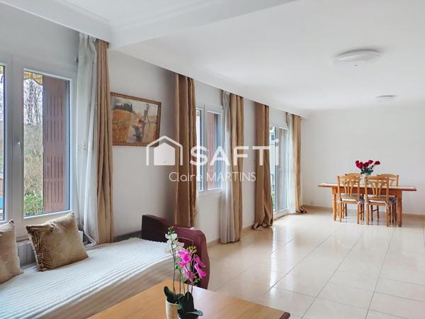 Au calme, traversante et lumineuse