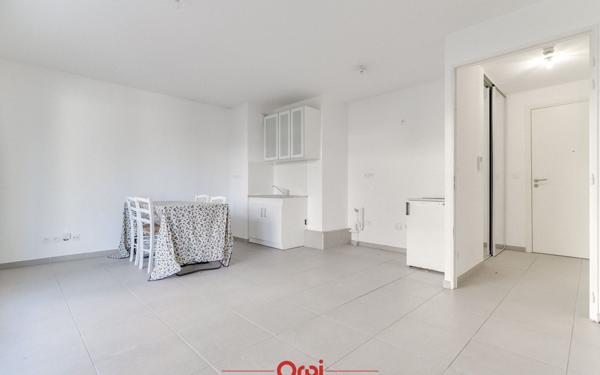 Appartement à vendre    2 pièces •  Marseille 11