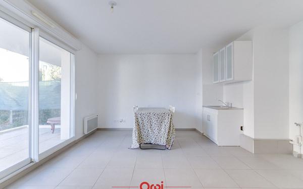 Appartement à vendre    2 pièces •  Marseille 11