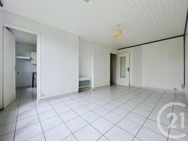 Appartement F3 à vendre  3 pièces - 52 m 2   TROYES  - 10