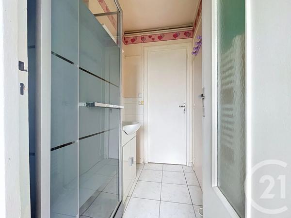Appartement F3 à vendre  3 pièces - 52 m 2   TROYES  - 10