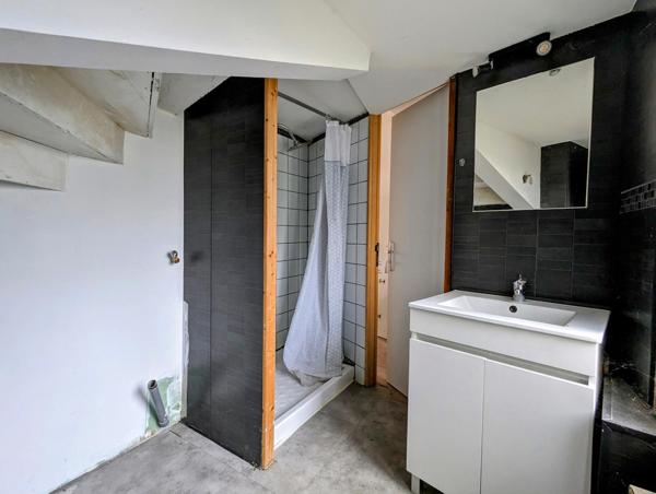 Maison avec jardin à rénover