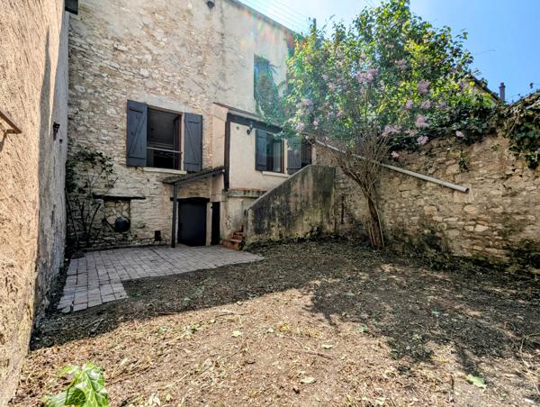 Maison avec jardin à rénover