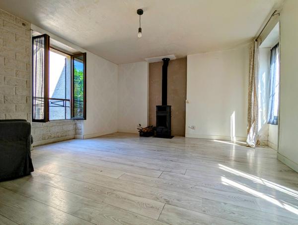 Maison avec jardin à rénover