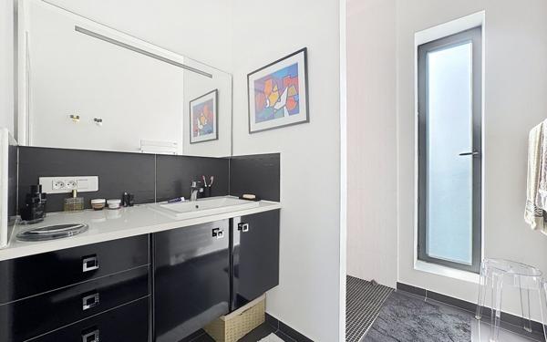 Maison à vendre    4 pièces •  La Rochelle