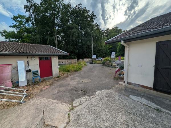 Vente
                Maison163 m² - 5 Pièces -
                    GUERPONT (55000)