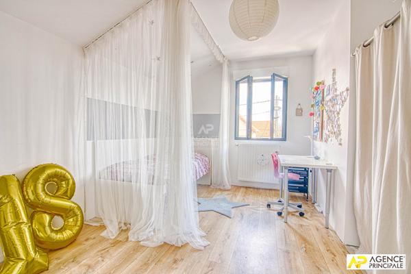 Versailles Porchefontaine Maison 9 pîèces environ 180 m² habitables sur parcelle de 330 m² €1 195 000 ** - Référence 27218