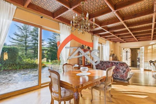 Vente Villa 6 pièces 205 m2 à Saint-Paul-en-Jarez