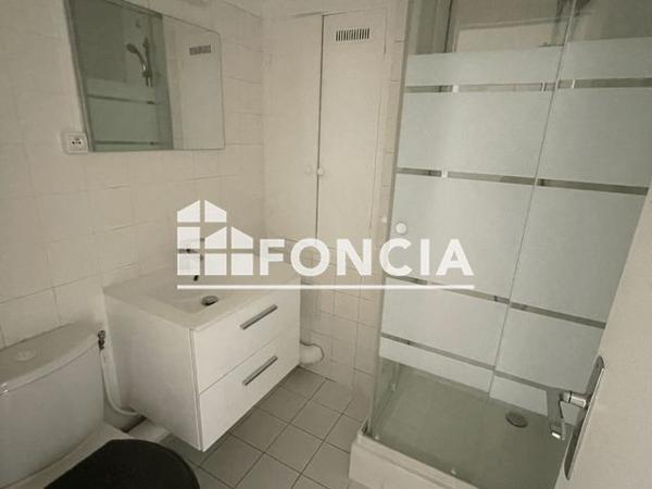 Location Appartement 2 pièces 33.3 m² - 40 RUE MONTAGNE STE GENEVIEVE Paris 75005