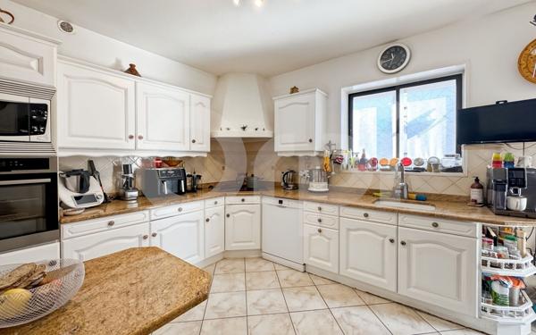 Maison à vendre    4 pièces •  Toulon