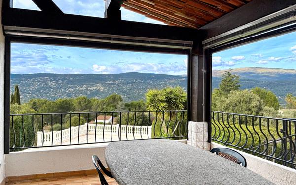 Maison à vendre    6 pièces • 200 m2 Peymeinade