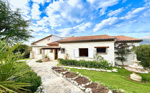 Maison à vendre    6 pièces • 200 m2 Peymeinade