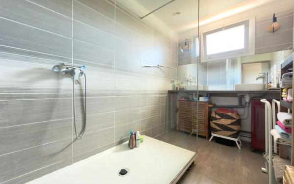 Appartement à vendre    5 pièces • 108 m2 Salon-de-Provence