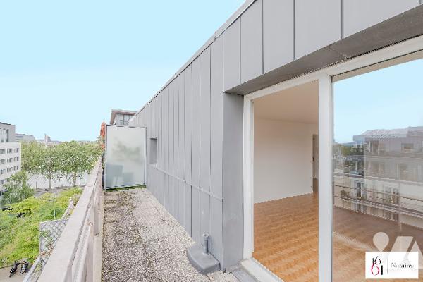 Appartement 80 m² dernier étage avec grand balcon et climatisation
