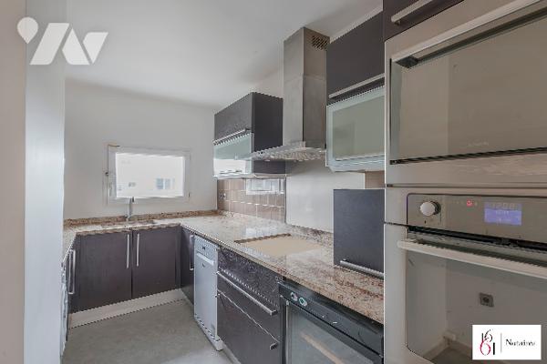 Appartement 80 m² dernier étage avec grand balcon et climatisation