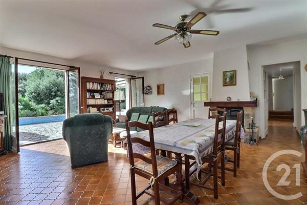 Maison à vendre  6 pièces - 122,84 m2 ROQUEBRUNE SUR ARGENS - 83