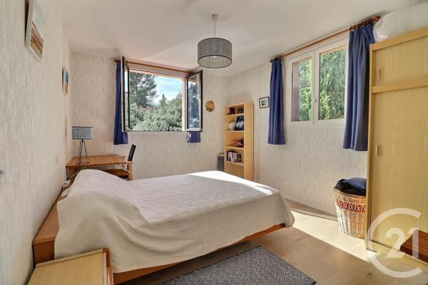 Maison à vendre  6 pièces - 122,84 m2 ROQUEBRUNE SUR ARGENS - 83