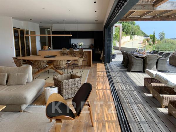 VILLA SAINT CYPRIEN  VUE MER ET PISCINE À DÉBORDEMENT