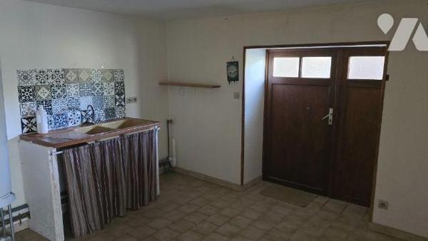 MAISON ANCIENNE 175M² ET DEPENDANCES SUR 2200m²
