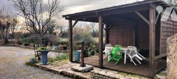 MAISON ANCIENNE 175M² ET DEPENDANCES SUR 2200m²