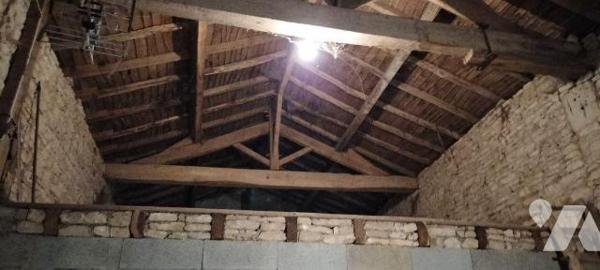 MAISON ANCIENNE 175M² ET DEPENDANCES SUR 2200m²