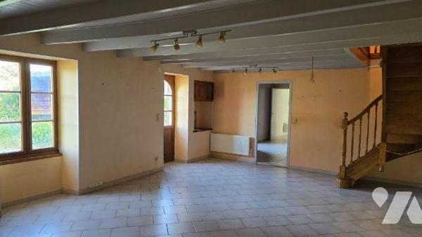 MAISON ANCIENNE 175M² ET DEPENDANCES SUR 2200m²