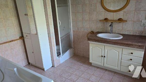 MAISON ANCIENNE 175M² ET DEPENDANCES SUR 2200m²