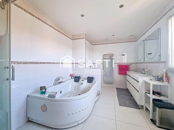 Maison familiale moderne avec beaux volumes – Quartier du Vert Galant