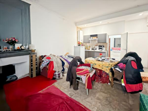 BEAUCAIRE CENTRE – STUDIO RÉNOVÉ VENDU LOUÉ – INVESTISSEMENT LOCATIF
