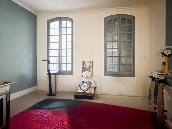 BEAUCAIRE CENTRE – STUDIO RÉNOVÉ VENDU LOUÉ – INVESTISSEMENT LOCATIF