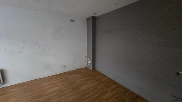 Notre dame de lorette : local commercial de 56m² sur 2 niveaux à vendre