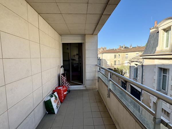 Studio meublé - BAS DU CENTRE VILLE Poitiers (86000)