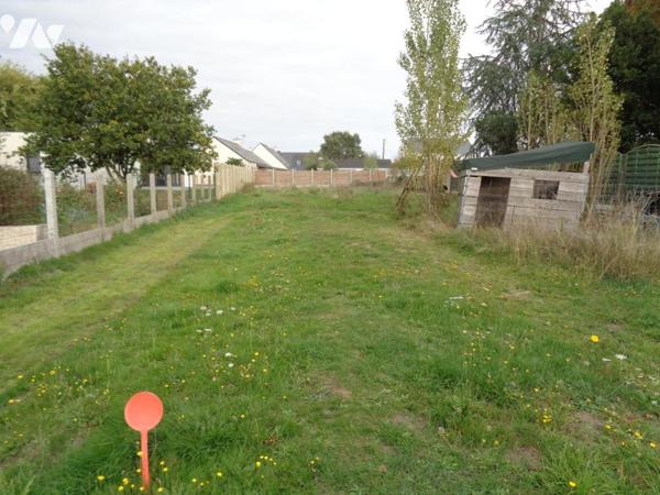 TAB 836 m² dont 160 m² de passage, non viabilisé exposé EST/OUEST