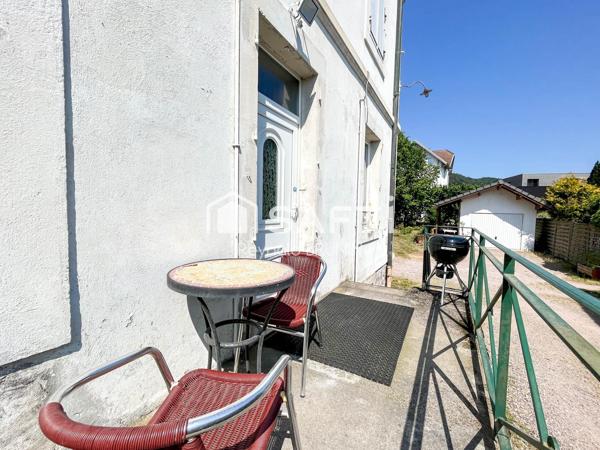 Appartement avec terrasse et parking privés