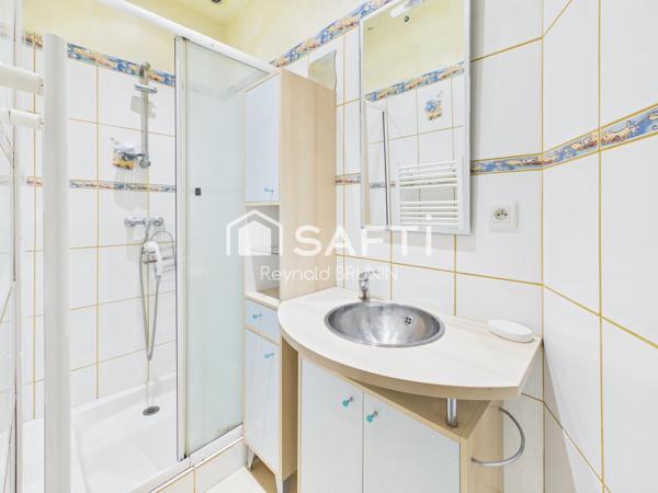 Appartement avec terrasse et parking privés