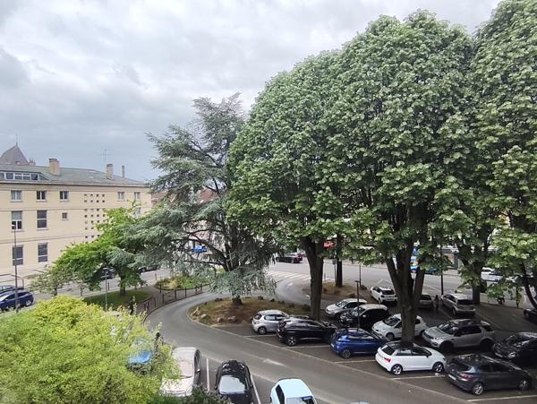 SUPERBE APPARTEMENT F4 DE 72M² REFAIT A NEUF AVEC GOUT DANS RESIDENCE DE STANDING PLEIN CENTRE VILLE Beauvais (60000)