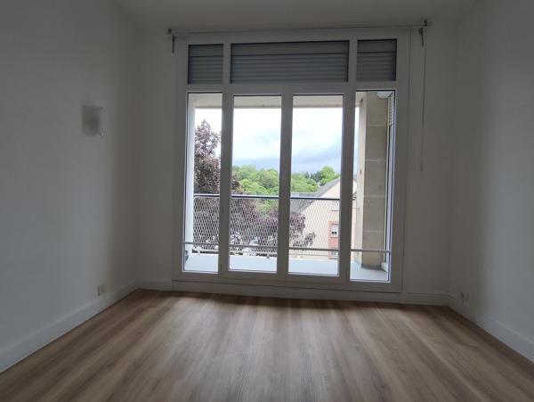 SUPERBE APPARTEMENT F4 DE 72M² REFAIT A NEUF AVEC GOUT DANS RESIDENCE DE STANDING PLEIN CENTRE VILLE Beauvais (60000)