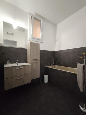 SUPERBE APPARTEMENT F4 DE 72M² REFAIT A NEUF AVEC GOUT DANS RESIDENCE DE STANDING PLEIN CENTRE VILLE Beauvais (60000)