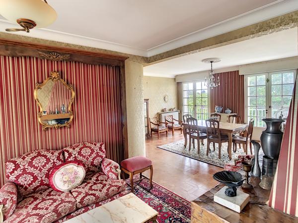 Grande maison centre-ville avec garage