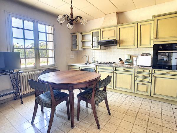 Grande maison centre-ville avec garage