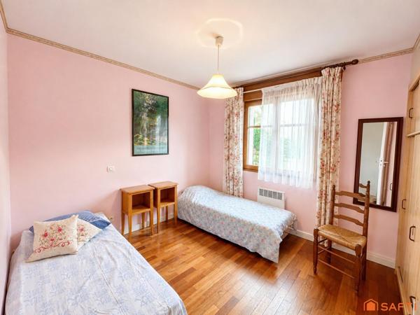 MAISON FAMILIALE, 5 CHAMBRES ET SOUS-SOL COMPLET